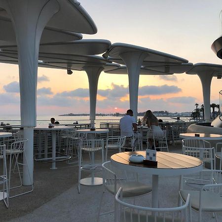 Royal-Seacrest Paphos-Center Vip Apartment Bagian luar foto