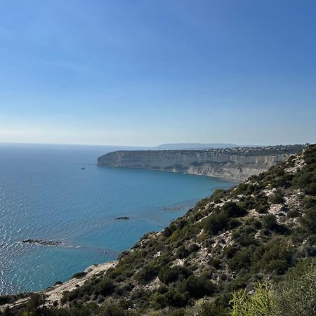 Royal-Seacrest Paphos-Center Vip Apartment Bagian luar foto