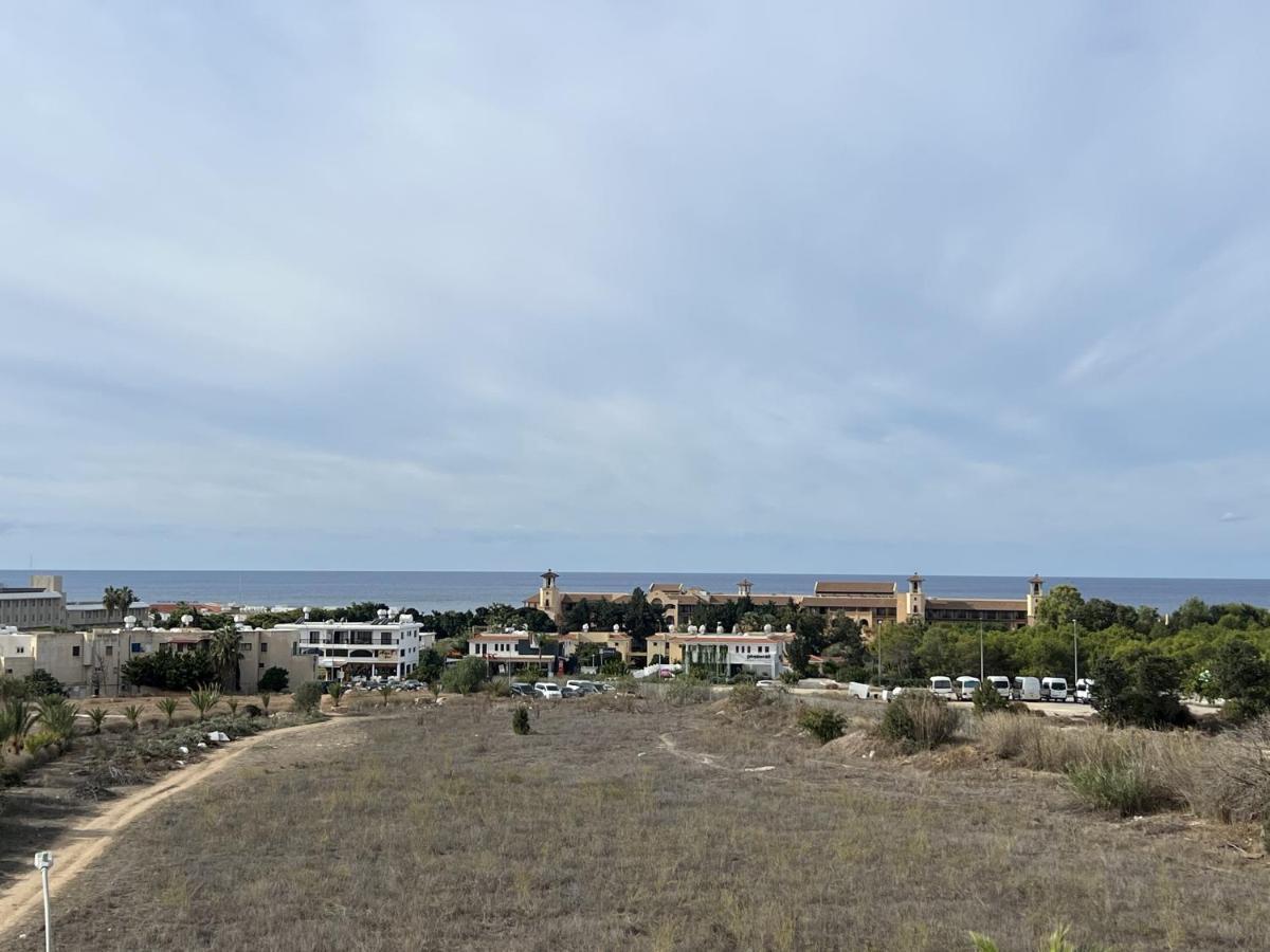 Royal-Seacrest Paphos-Center Vip Apartment Bagian luar foto